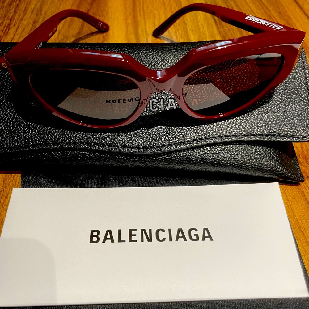 Balenciaga authenticated cat-eye sunglasses (never worn/like new)